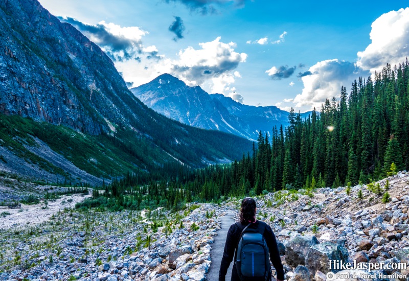 Hiking Jasper in March
